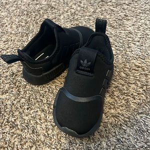 Toddler adidas black sneakers
